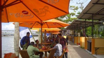 Pusat Kuliner Tepian Sungai Martapura Tempat Wisata Banjarmasin
